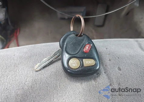 2000 Chevrolet Silverado 1500 Ls z USA, uszkodzony, nr VIN 2GCEK19T4Y1246987